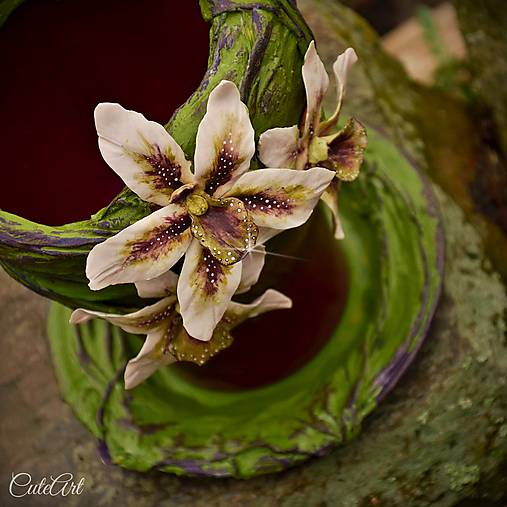 Črepník "Biela orchidea"