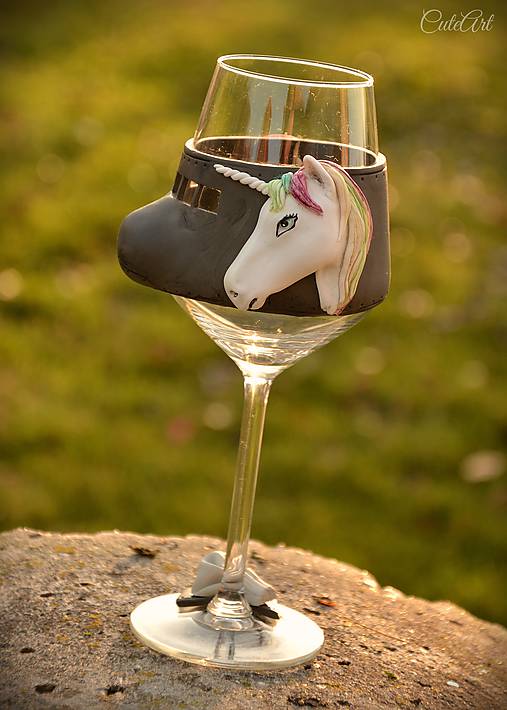 Darčekový pohár na víno - jednorožec