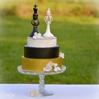 Kráľ a kráľovná - šachové figúrky na svadobnú tortu
